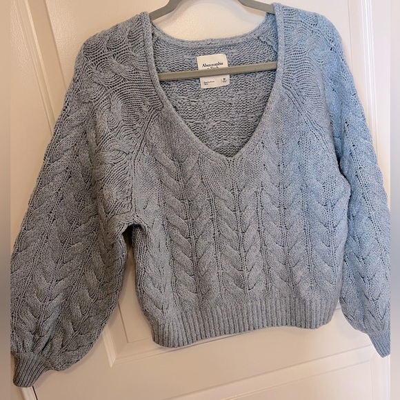 *SOLD* Abercrombie & Fitch Dusty Blue Cropped Cable Knit Sweater - Size M - Picture 2 of 4